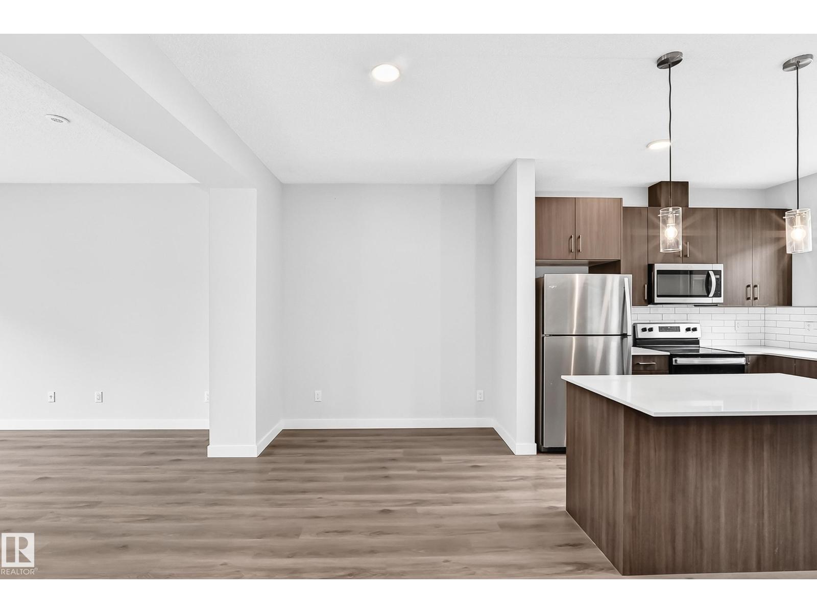 #82 11910 35 AV SW - 11