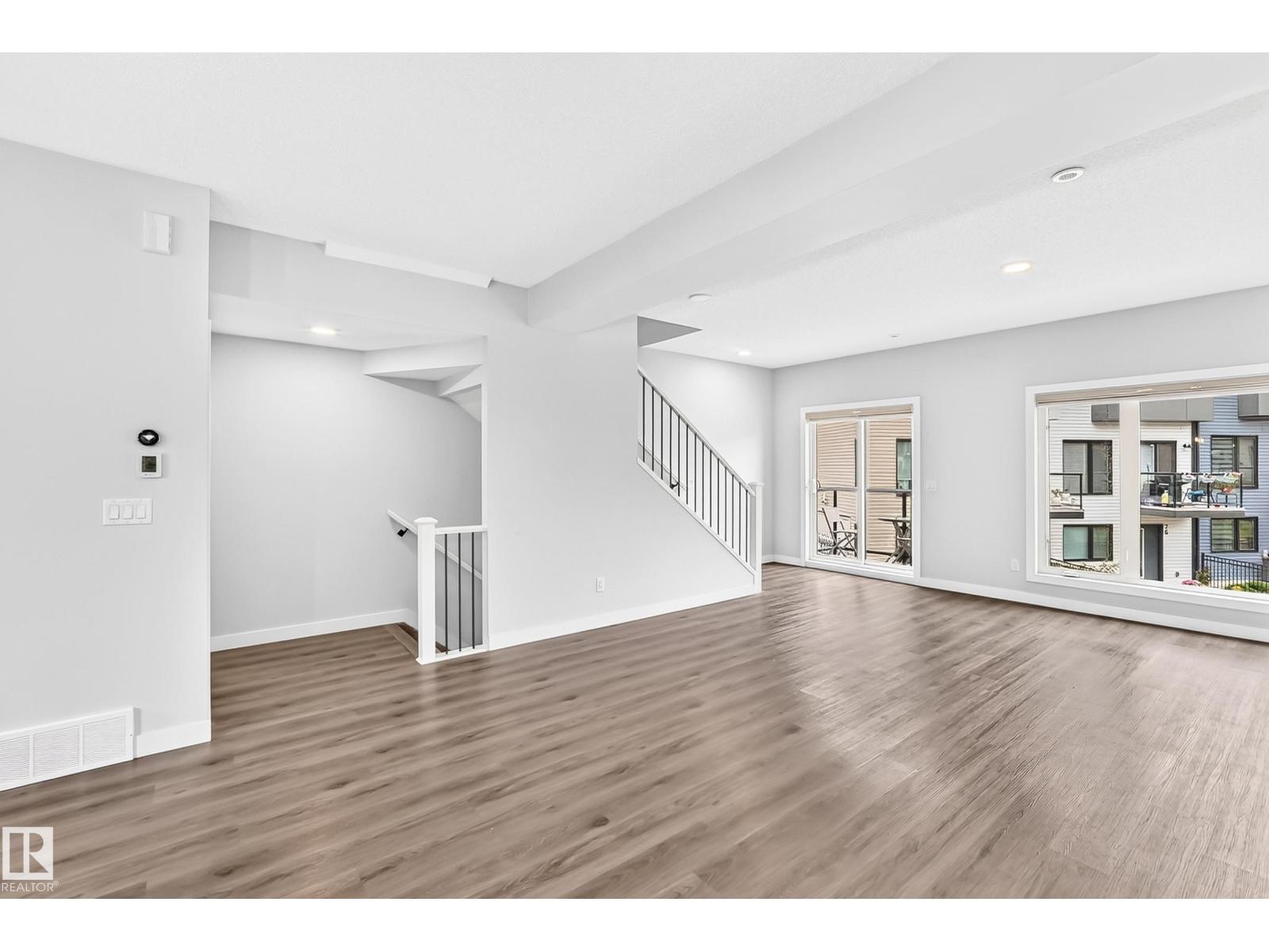 #82 11910 35 AV SW - 12