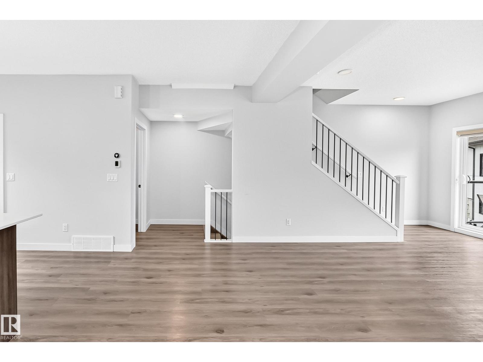 #82 11910 35 AV SW - 13