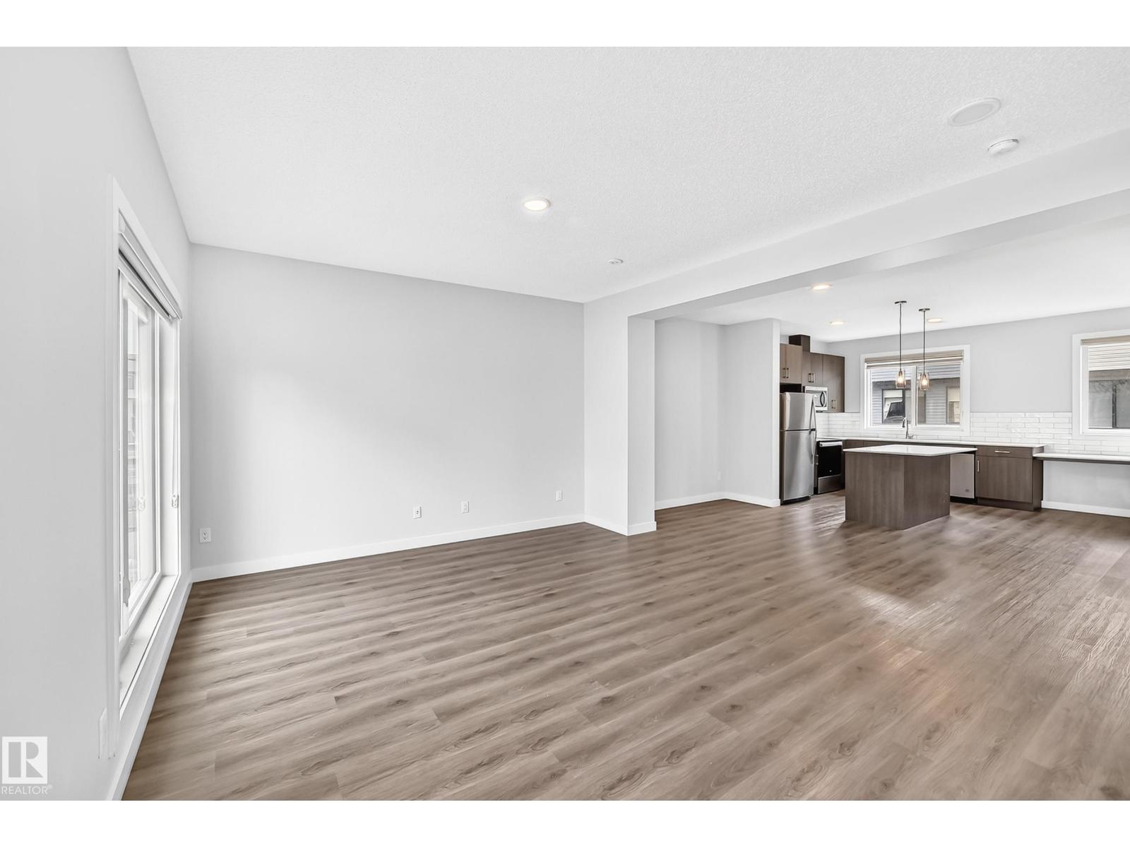 #82 11910 35 AV SW - 14