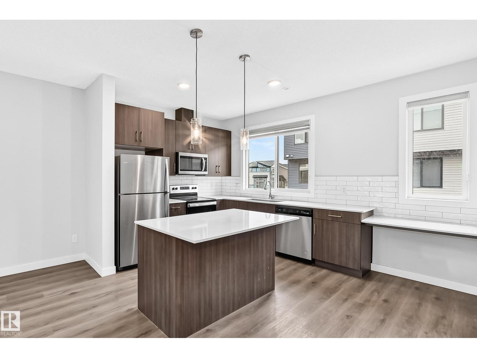 #82 11910 35 AV SW - 2