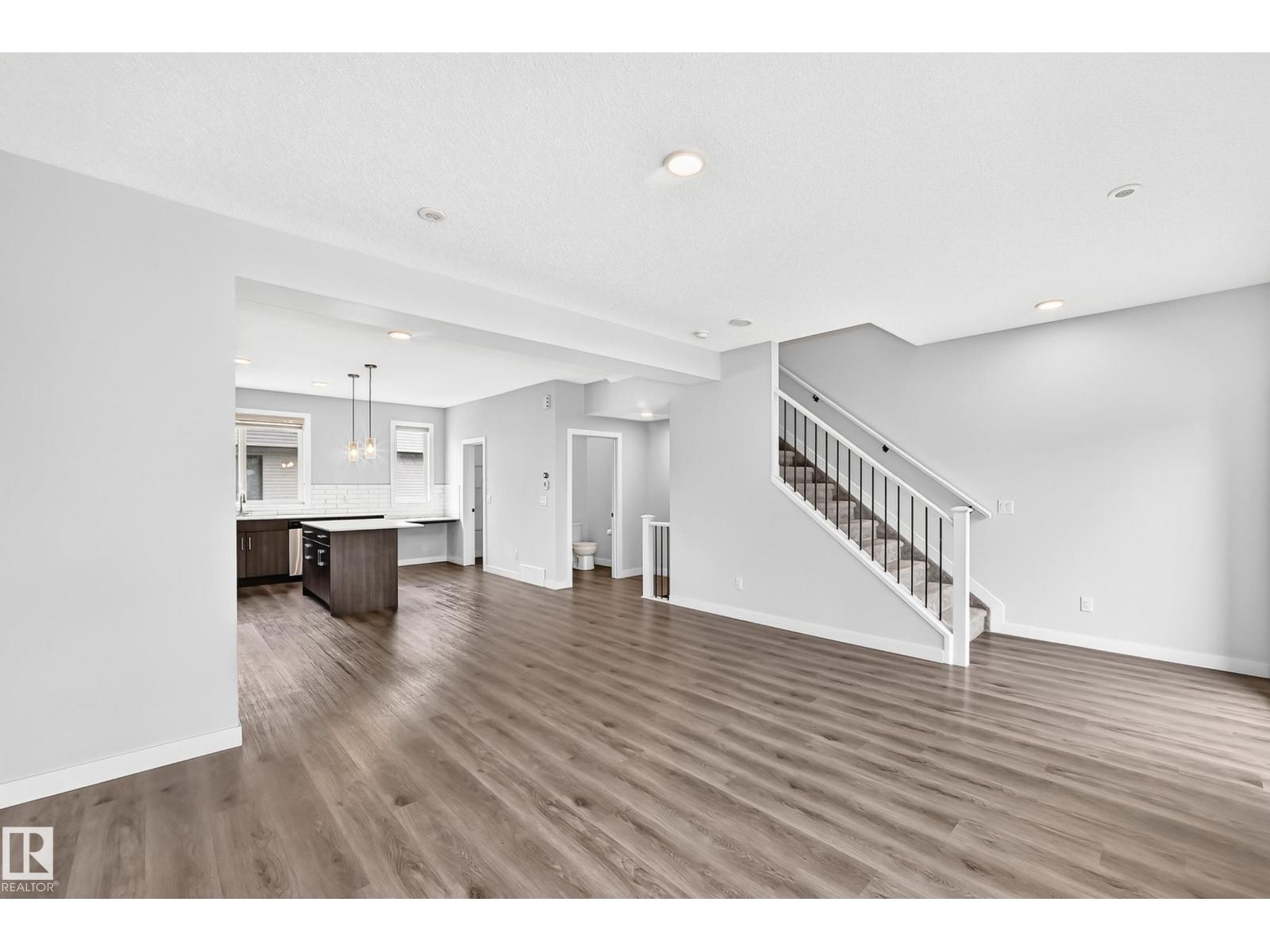 #82 11910 35 AV SW - 20