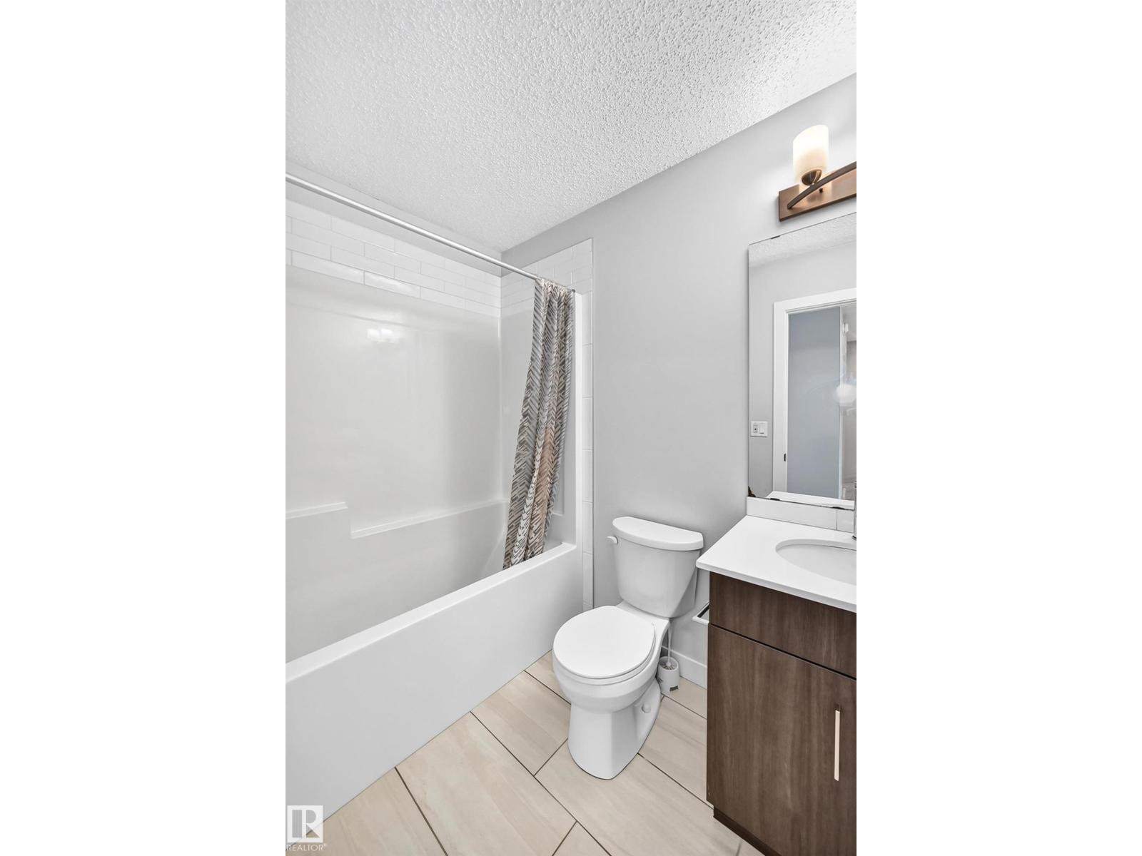 #82 11910 35 AV SW - 35