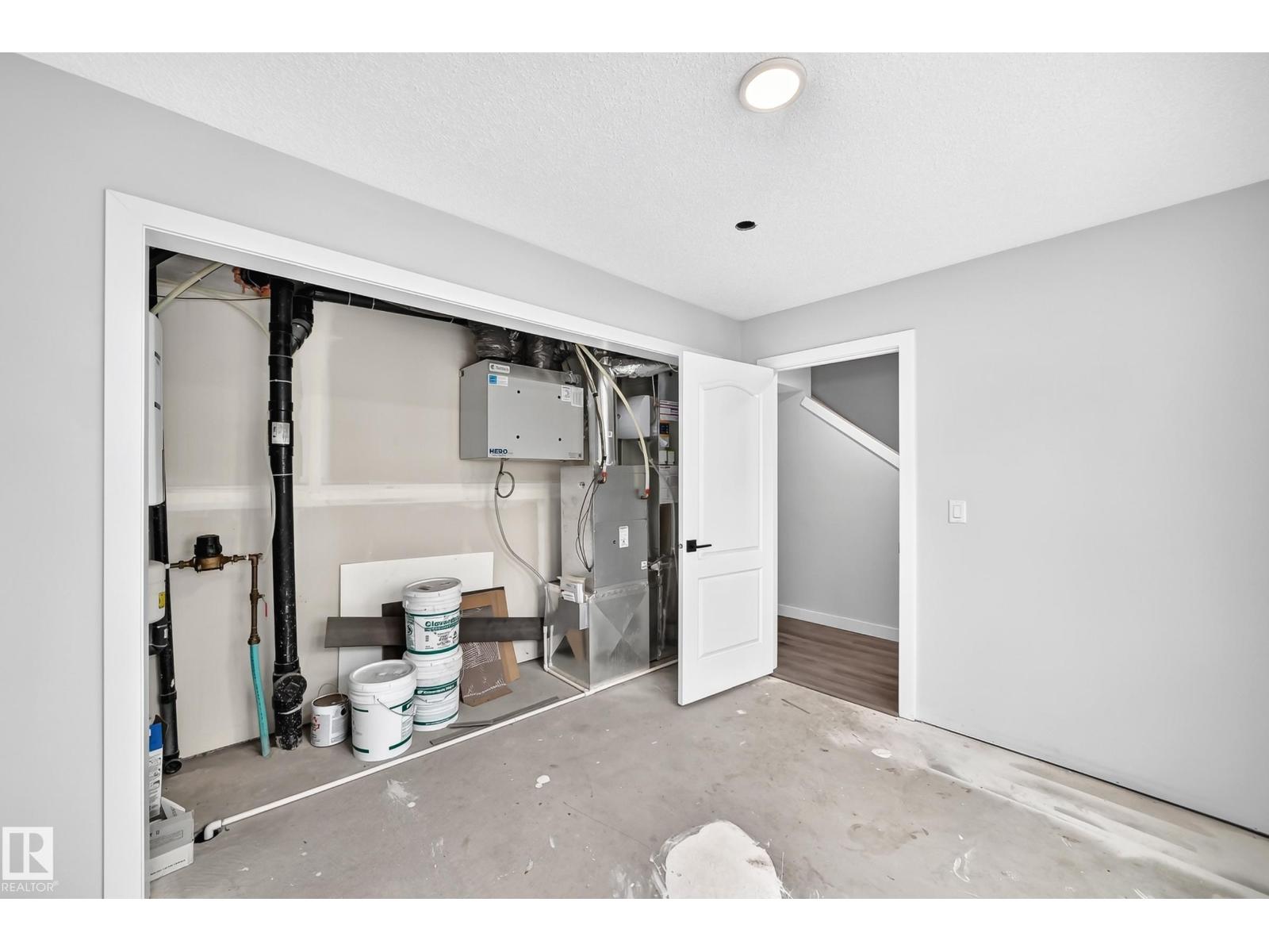 #82 11910 35 AV SW - 39