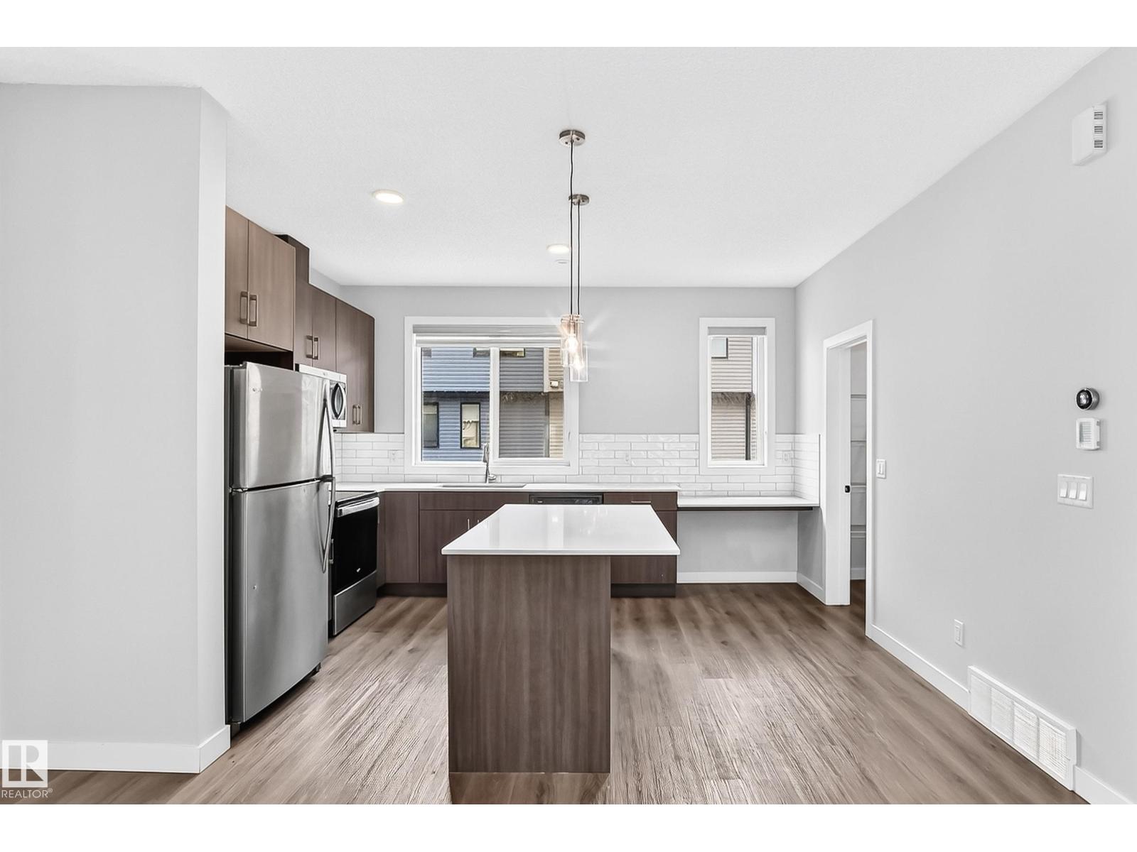 #82 11910 35 AV SW - 7