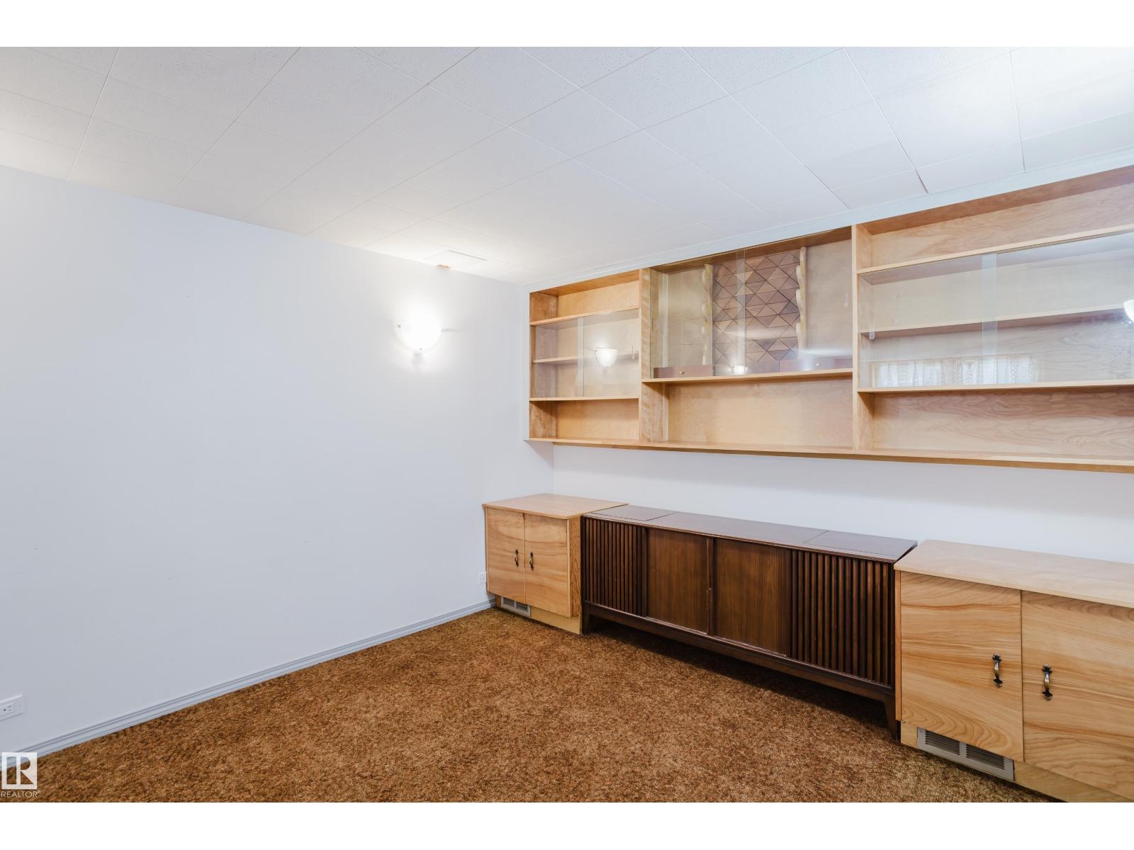 102 PINE ST — photo 29