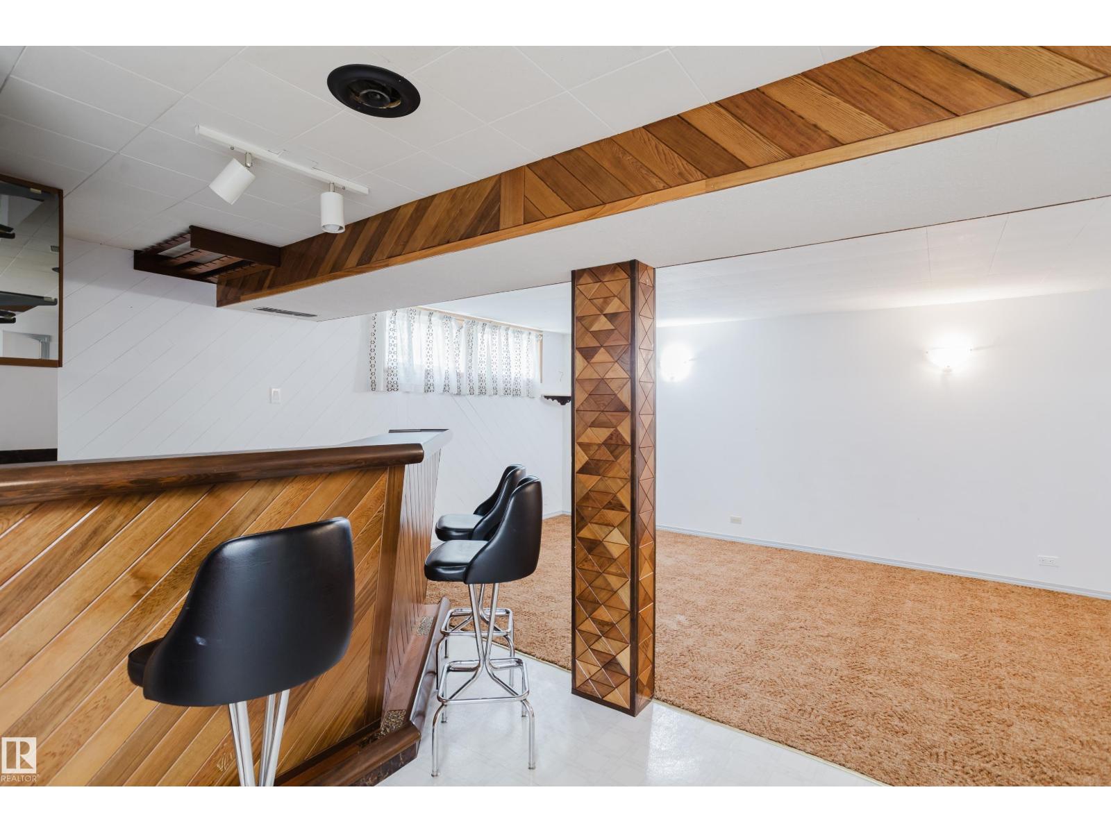 102 PINE ST — photo 27
