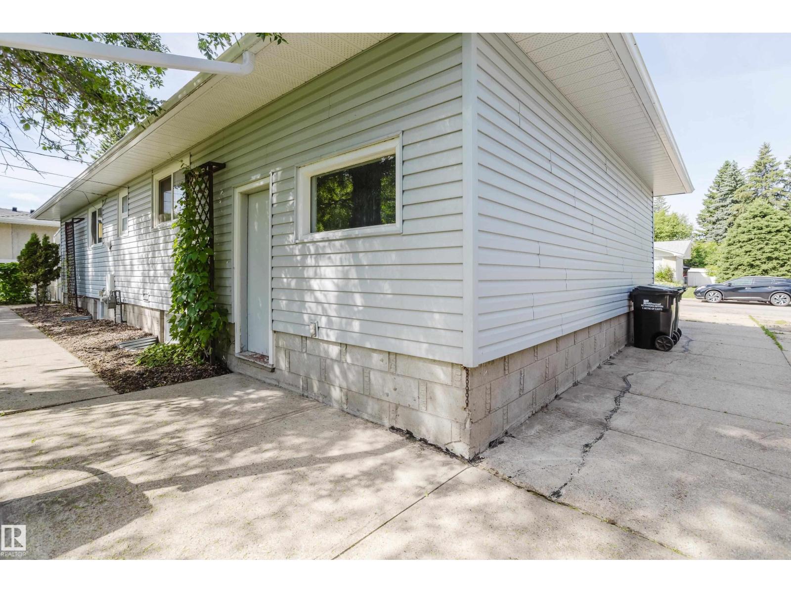 102 PINE ST — photo 42