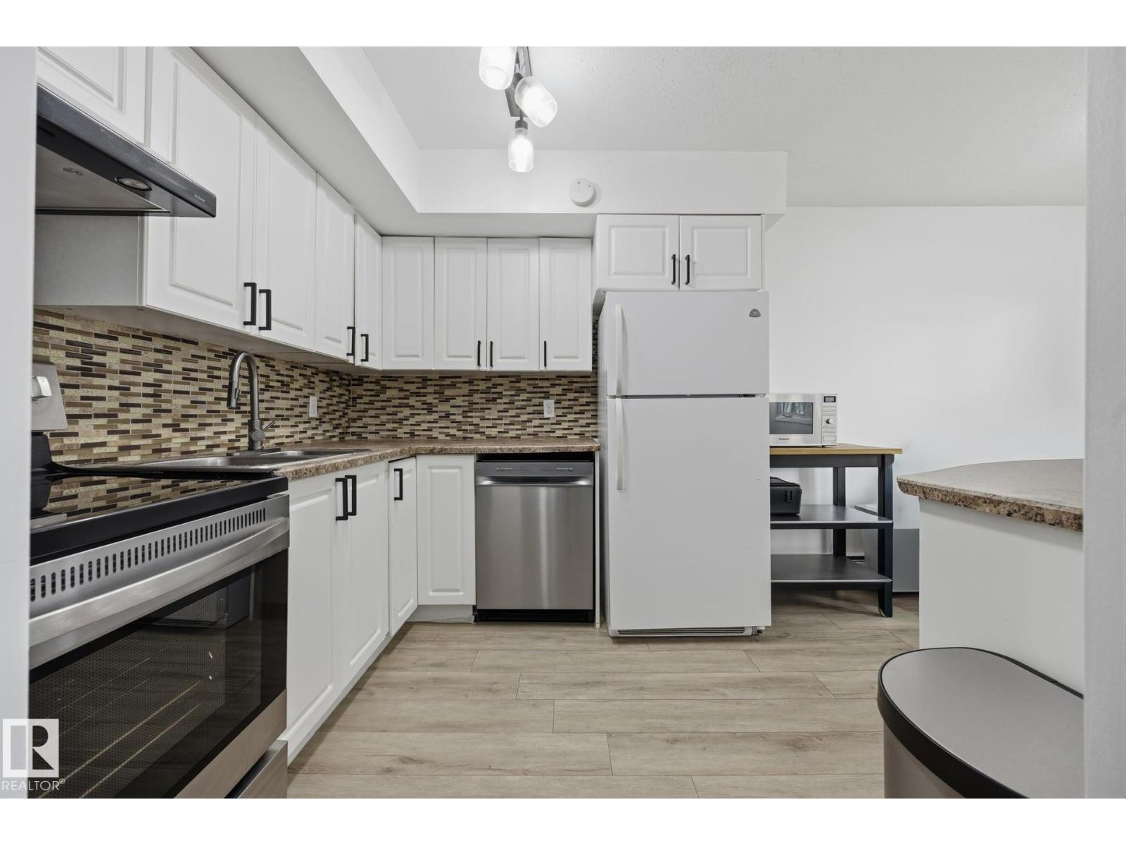 #105 16428 109 ST NW - 20