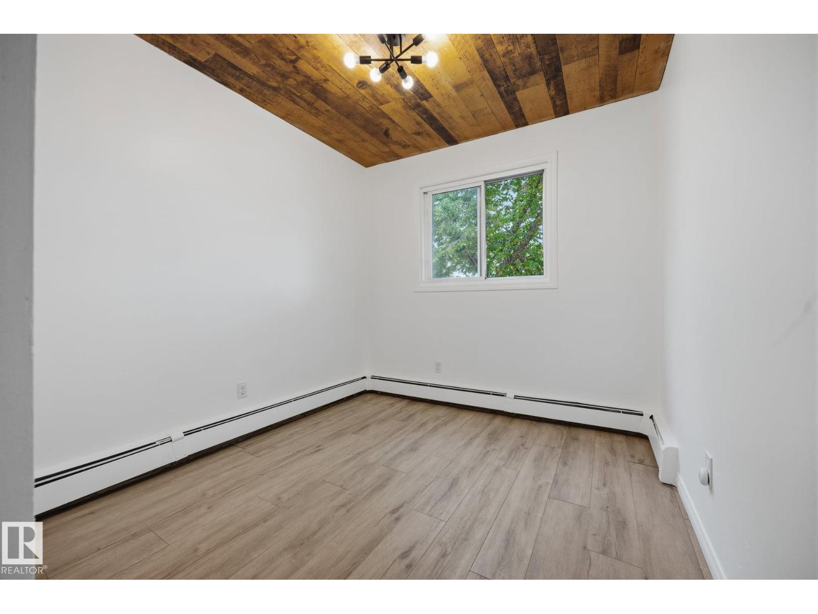 #105 16428 109 ST NW - 31