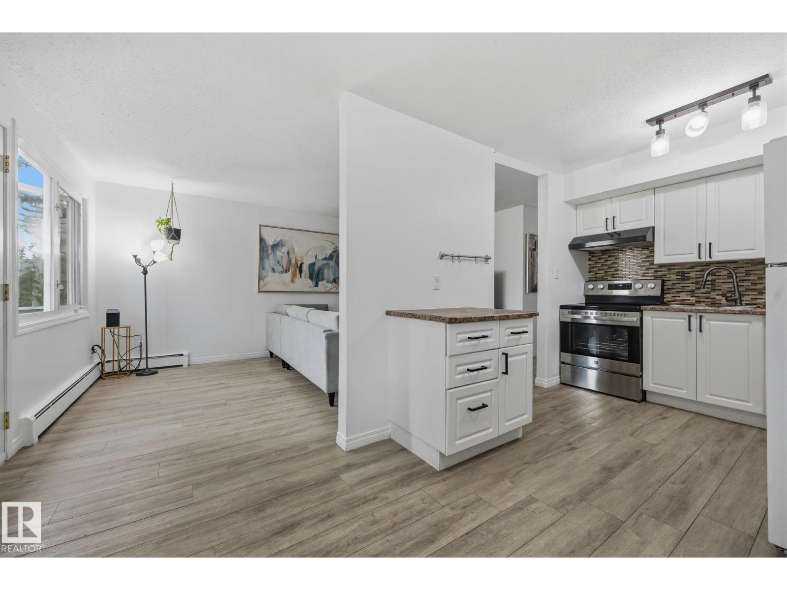 #105 16428 109 ST NW - 17