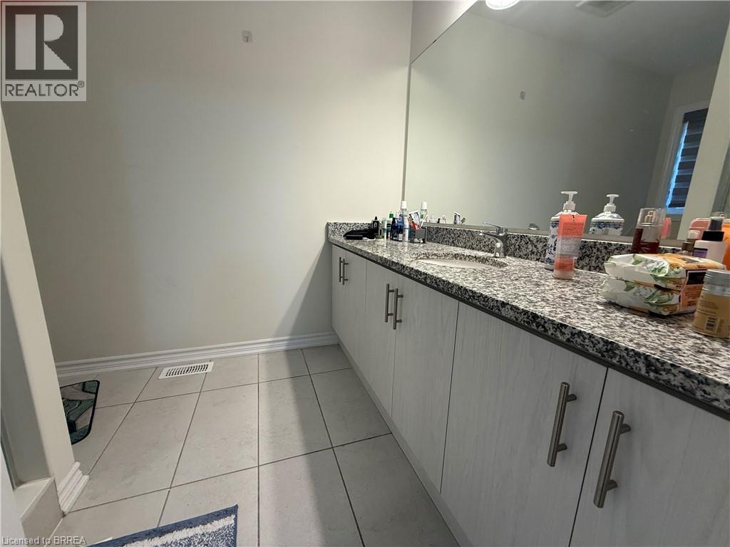 44 ECCLESTON Street - 13
