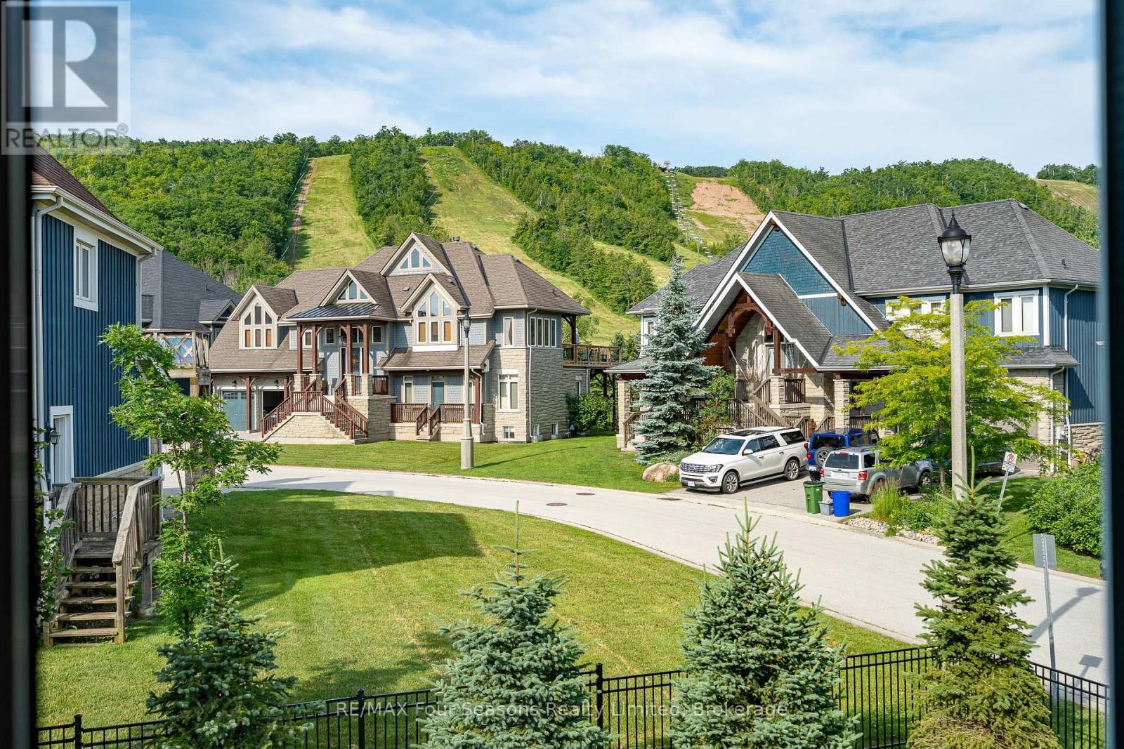 124 BIRCHES BOULEVARD - 48