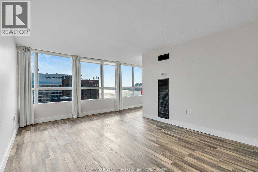#1902 75 RIVERSIDE DRIVE East - 11