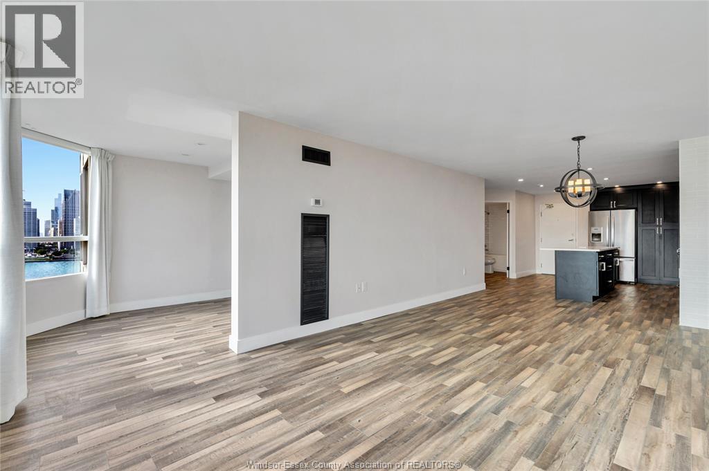 #1902 75 RIVERSIDE DRIVE East - 12