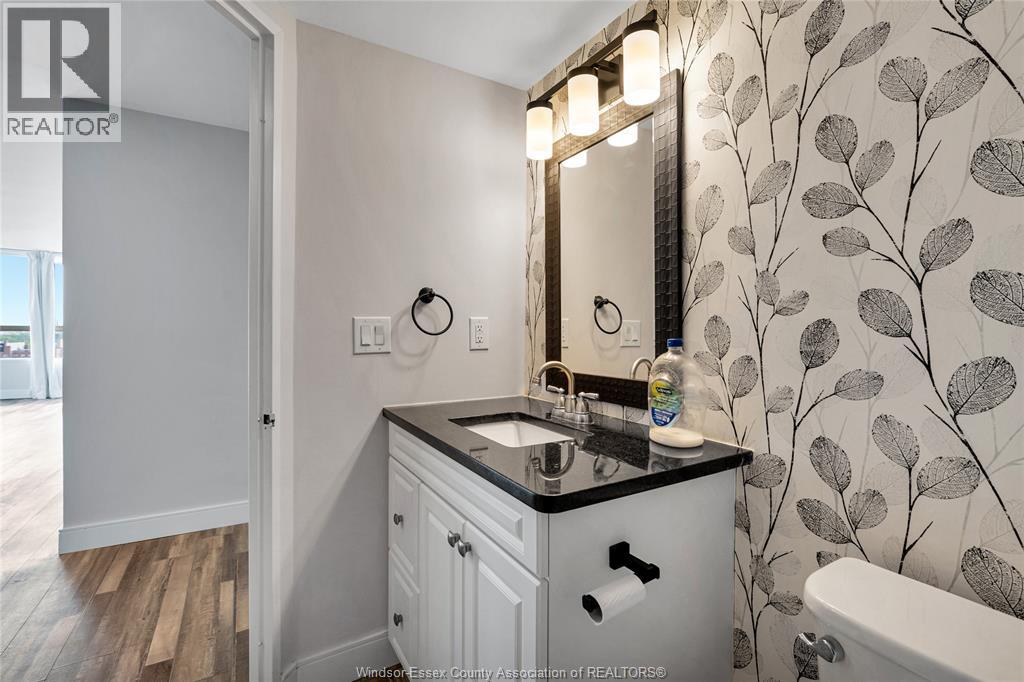 #1902 75 RIVERSIDE DRIVE East - 16