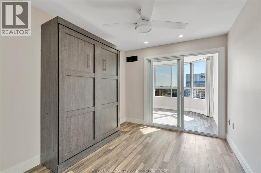 #1902 75 RIVERSIDE DRIVE East - 17