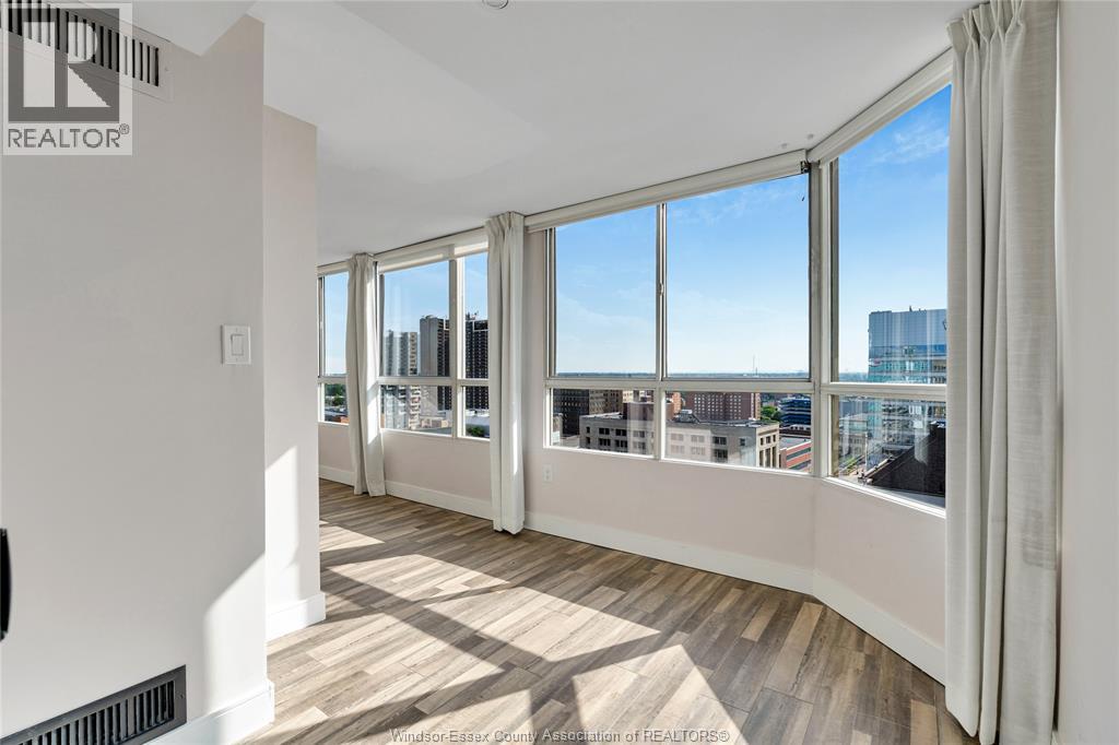 #1902 75 RIVERSIDE DRIVE East - 19