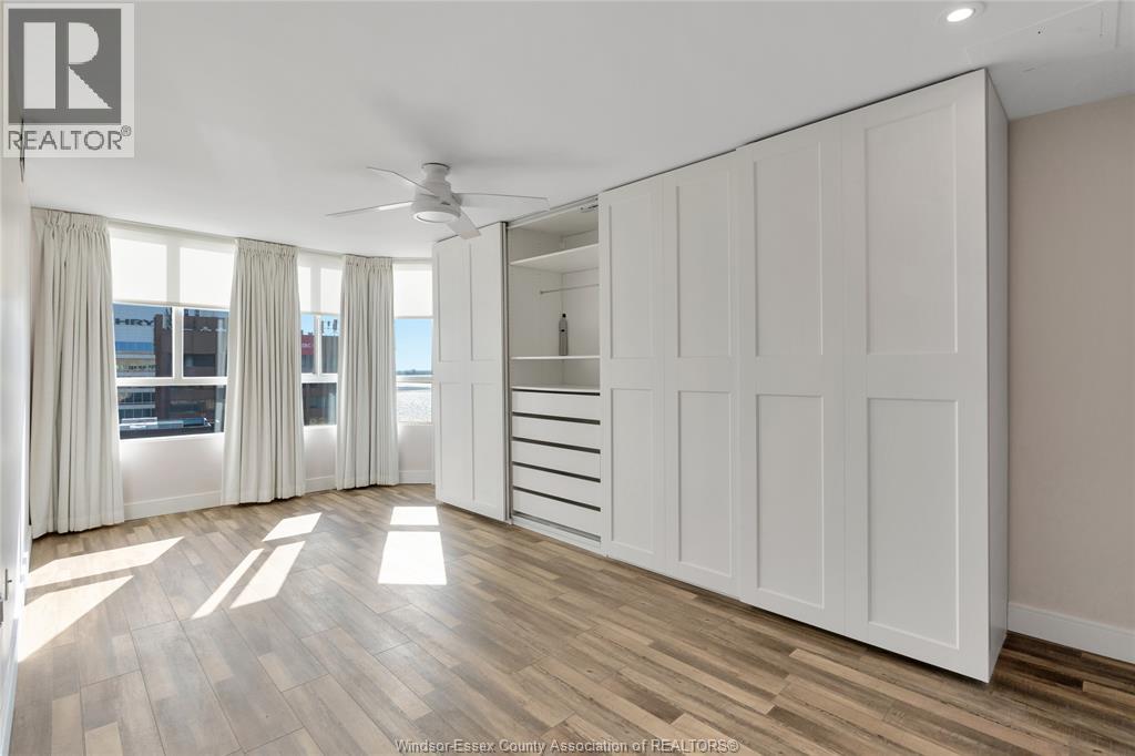 #1902 75 RIVERSIDE DRIVE East - 21