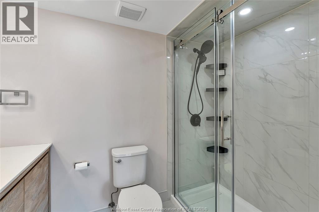 #1902 75 RIVERSIDE DRIVE East - 24