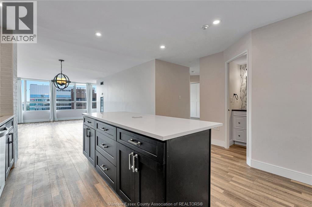 #1902 75 RIVERSIDE DRIVE East - 4