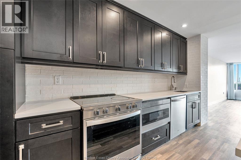 #1902 75 RIVERSIDE DRIVE East - 5