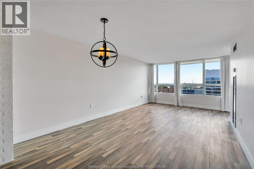 #1902 75 RIVERSIDE DRIVE East - 9