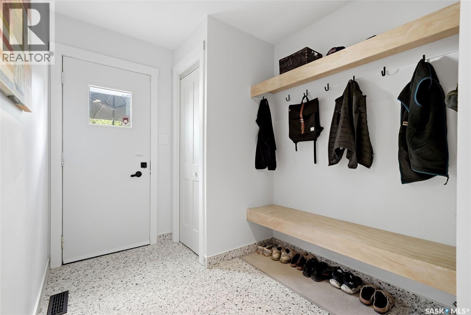 208 Habkirk DRIVE — photo 30