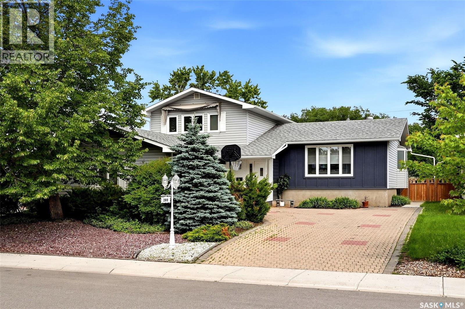 208 Habkirk DRIVE — photo 48