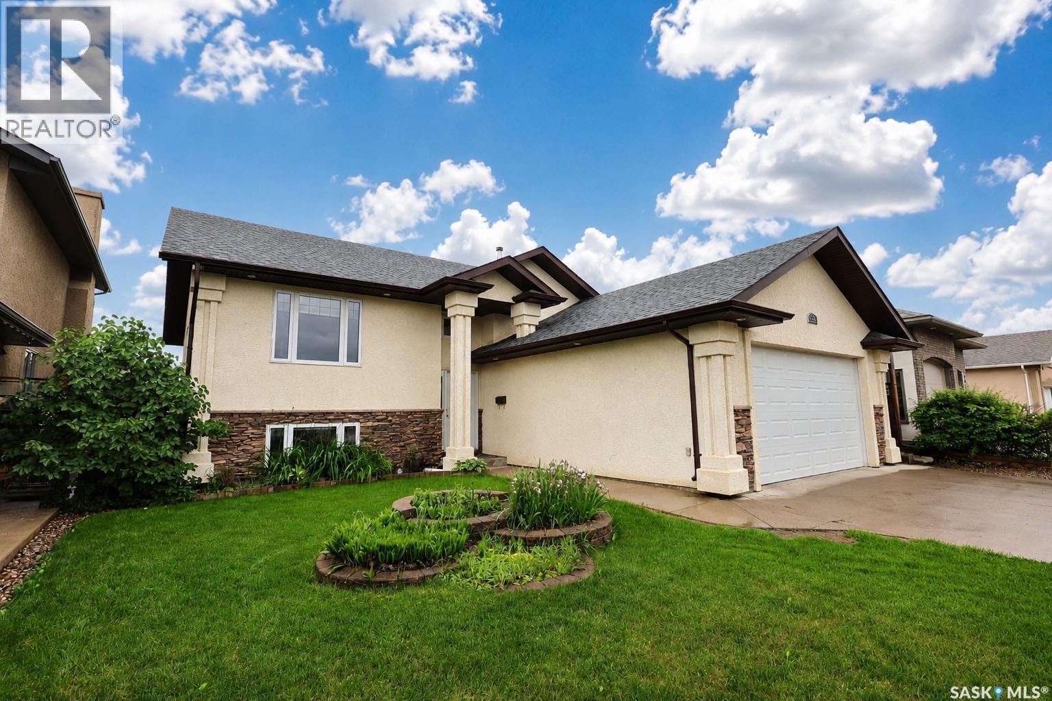 22 Gillingham CRESCENT - 1