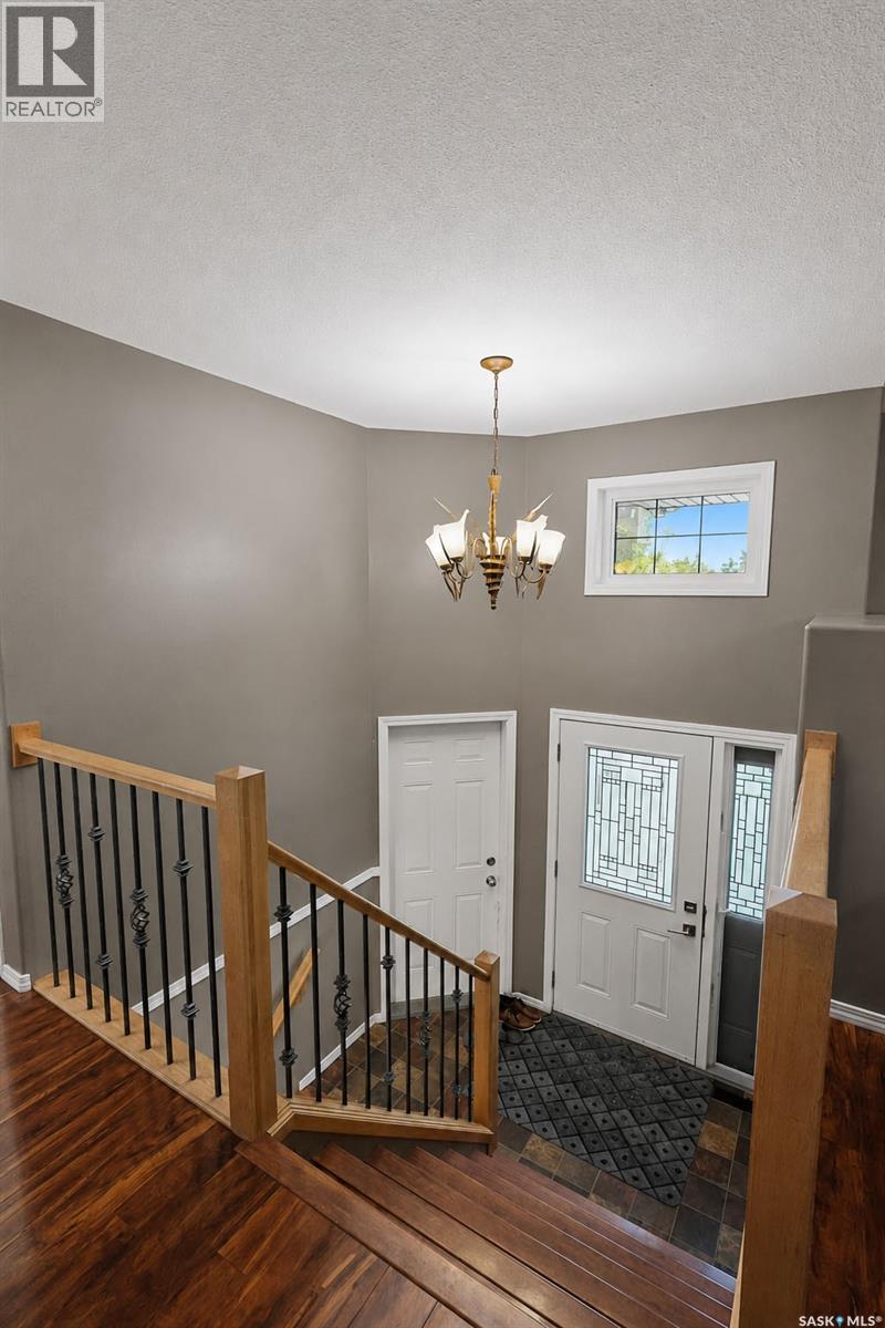 22 Gillingham CRESCENT - 2