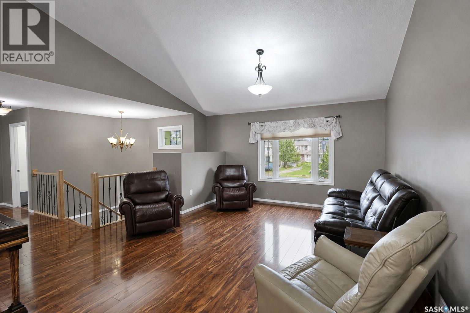 22 Gillingham CRESCENT - 3