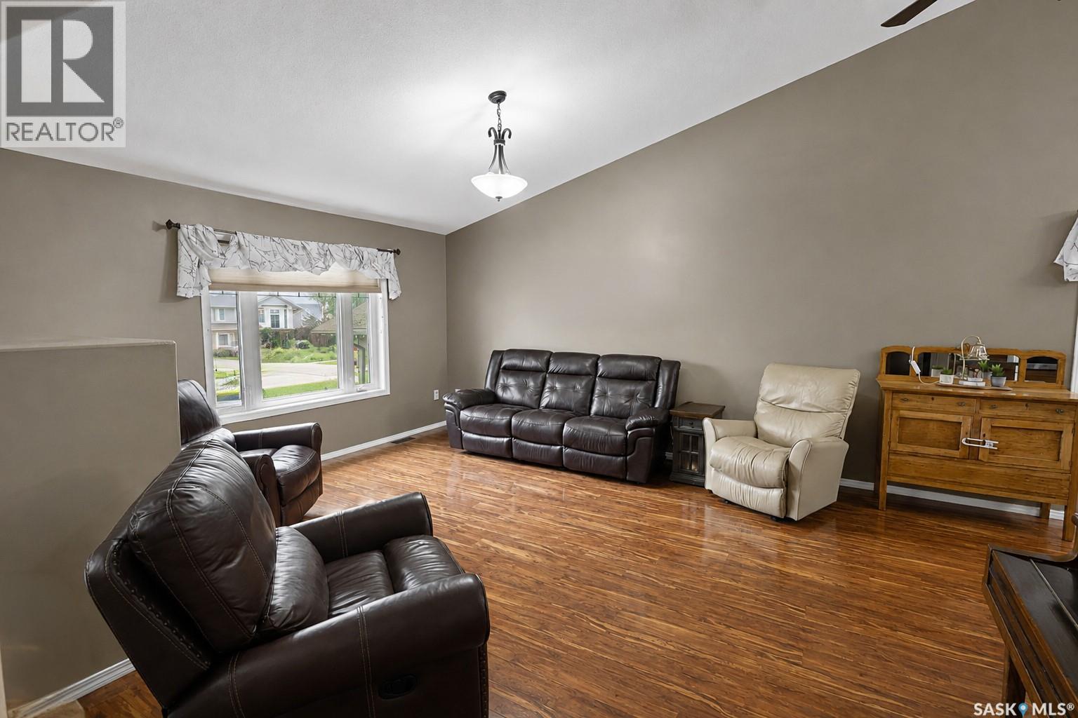 22 Gillingham CRESCENT - 4