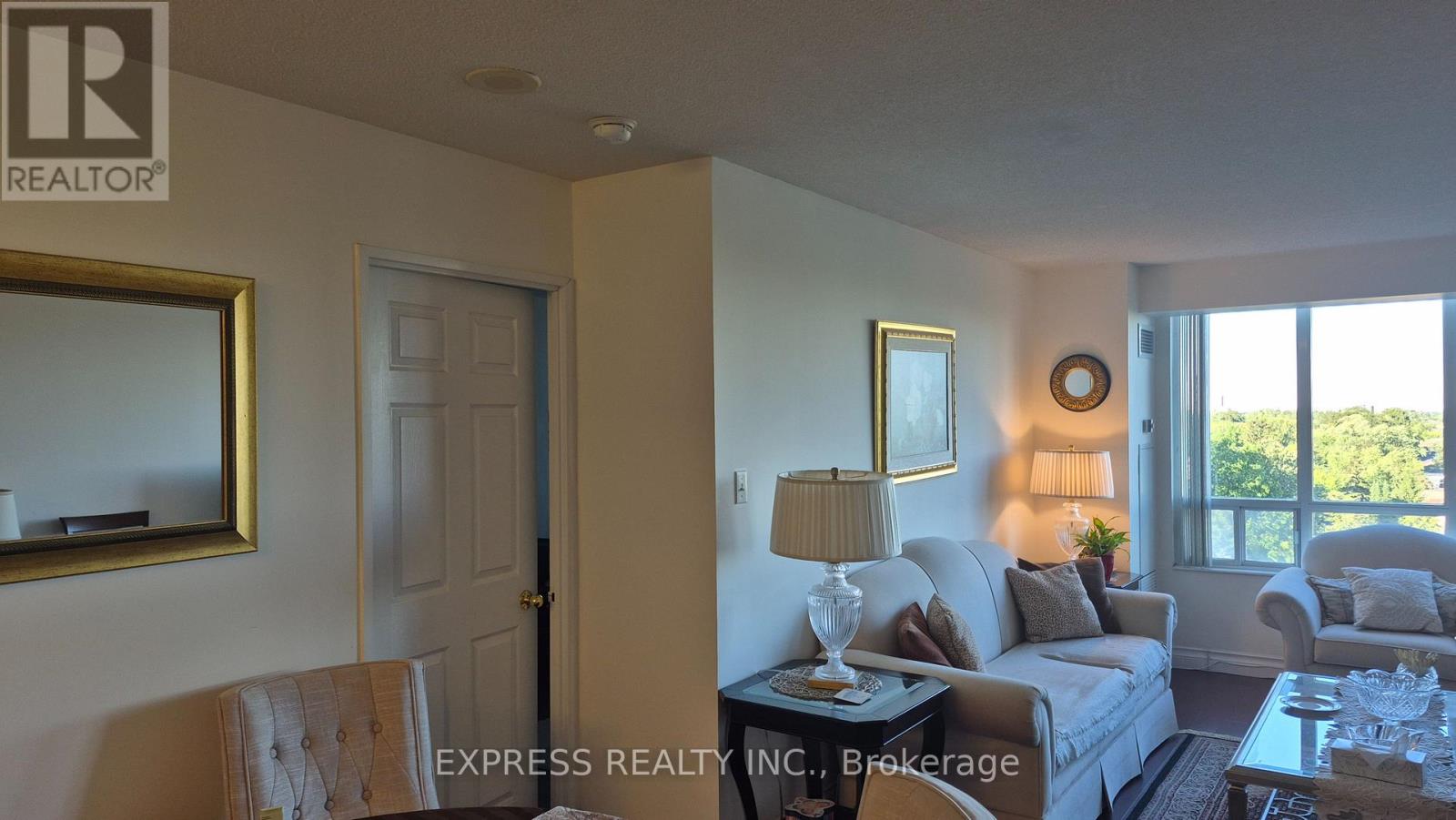 #1107 256 DORIS AVENUE - 11