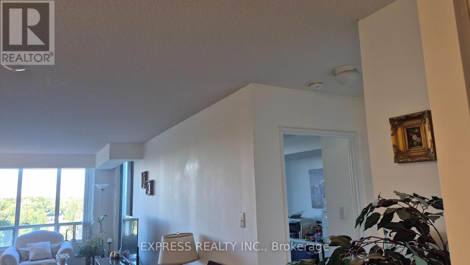 #1107 256 DORIS AVENUE - 13