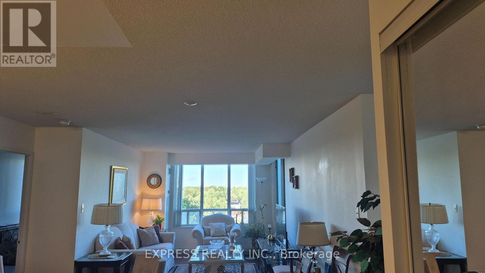 #1107 256 DORIS AVENUE - 14