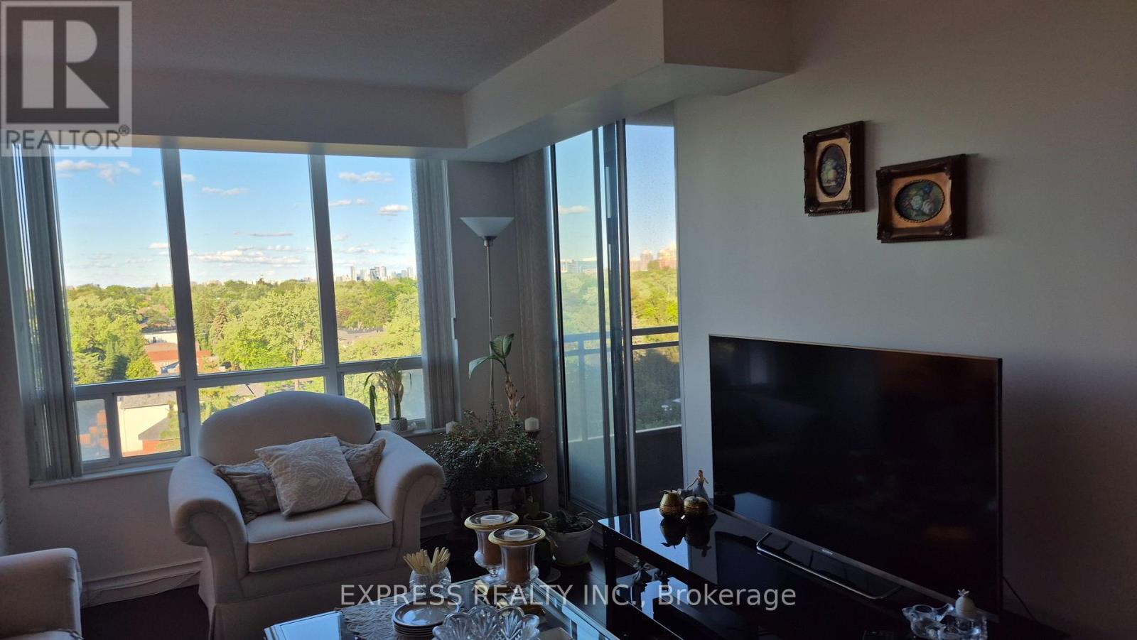 #1107 256 DORIS AVENUE - 22