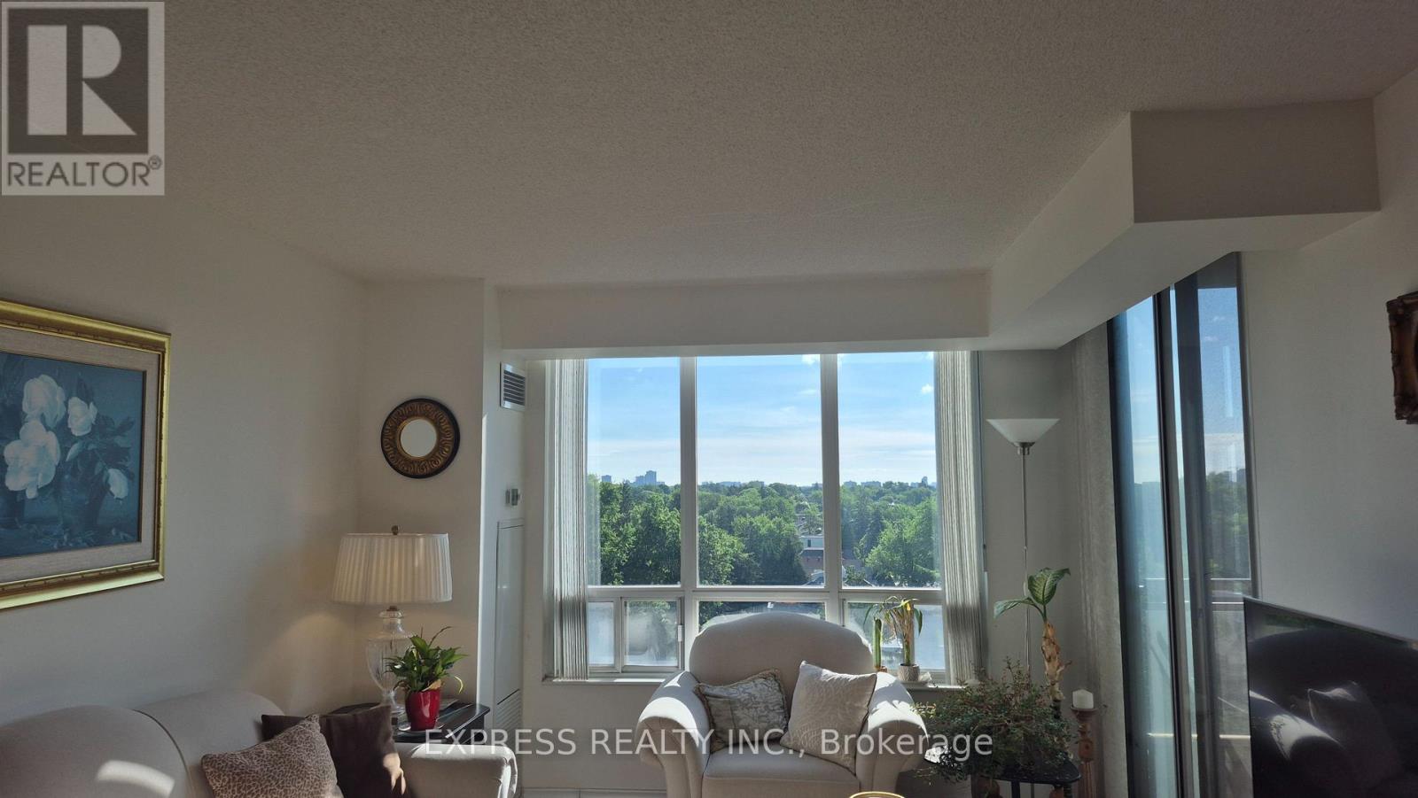 #1107 256 DORIS AVENUE - 31