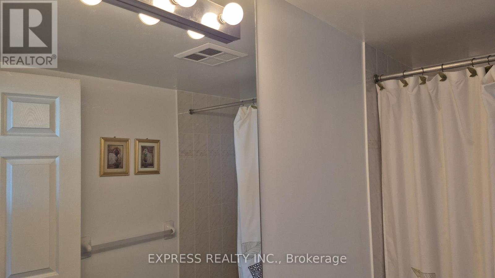 #1107 256 DORIS AVENUE - 35