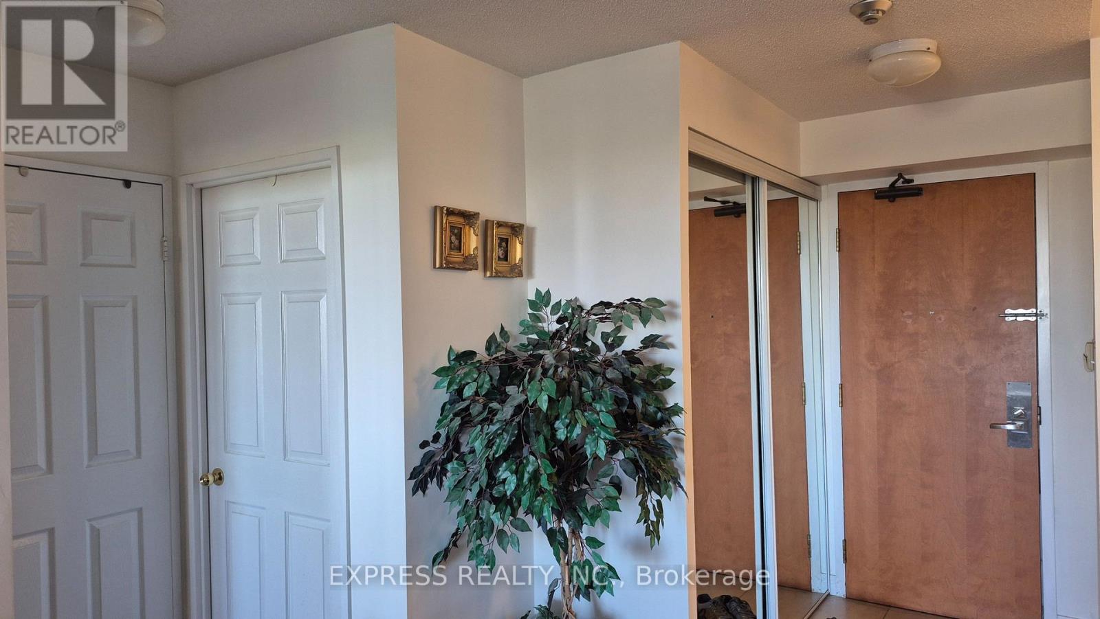 #1107 256 DORIS AVENUE - 38