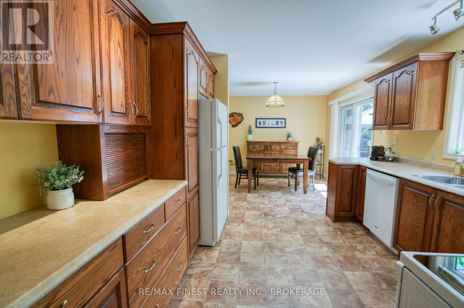 5895 DAVEY DRIVE - 13