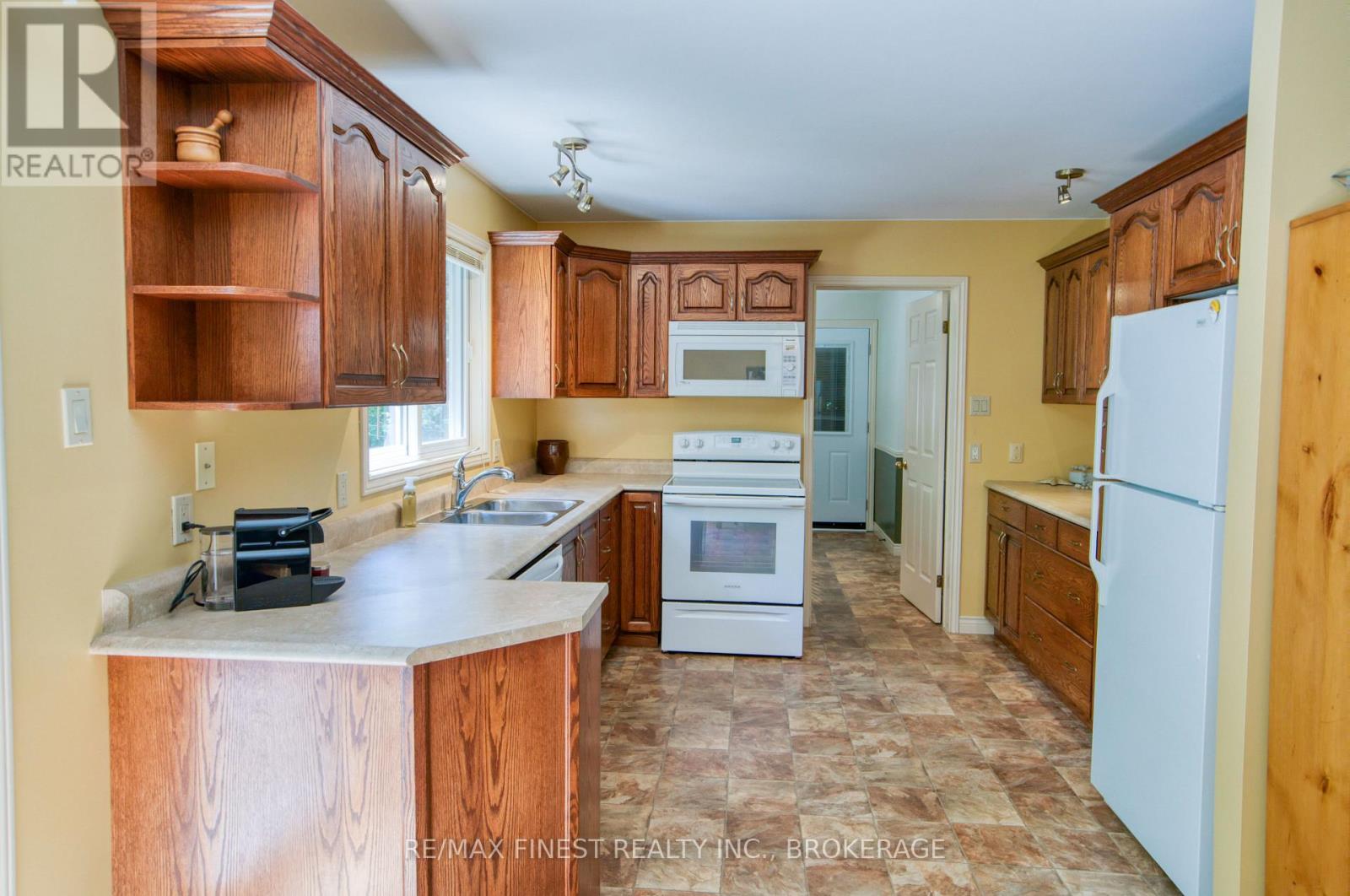 5895 DAVEY DRIVE - 11