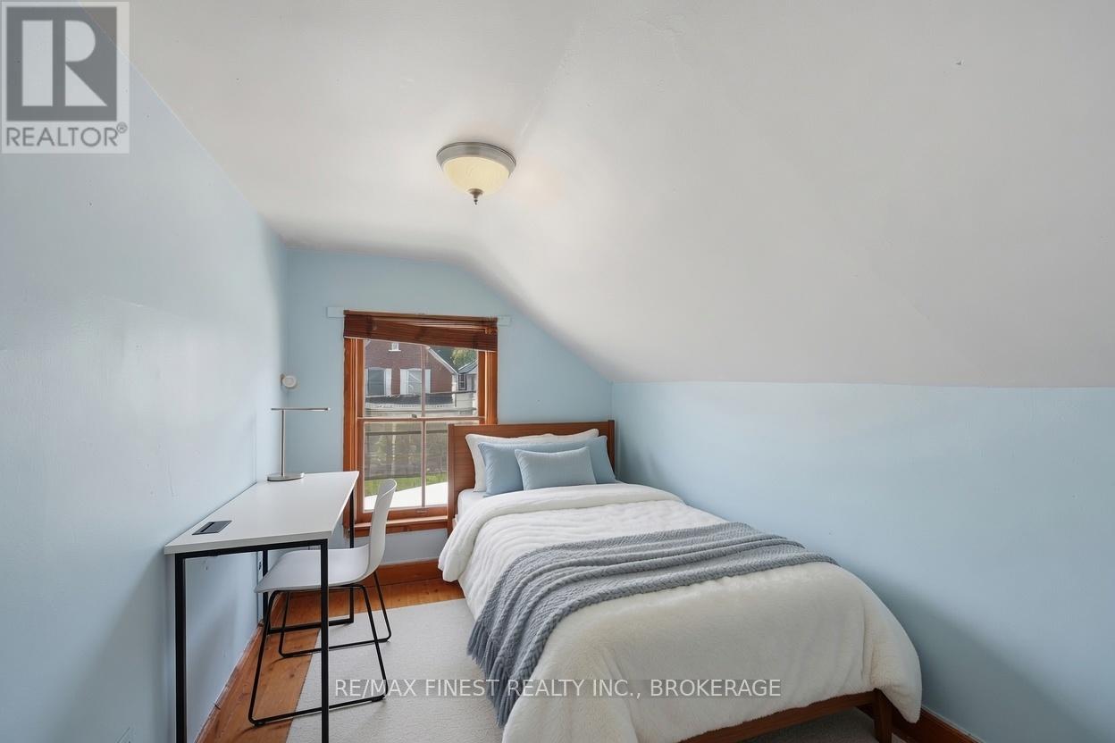 445 ALBERT STREET - 33