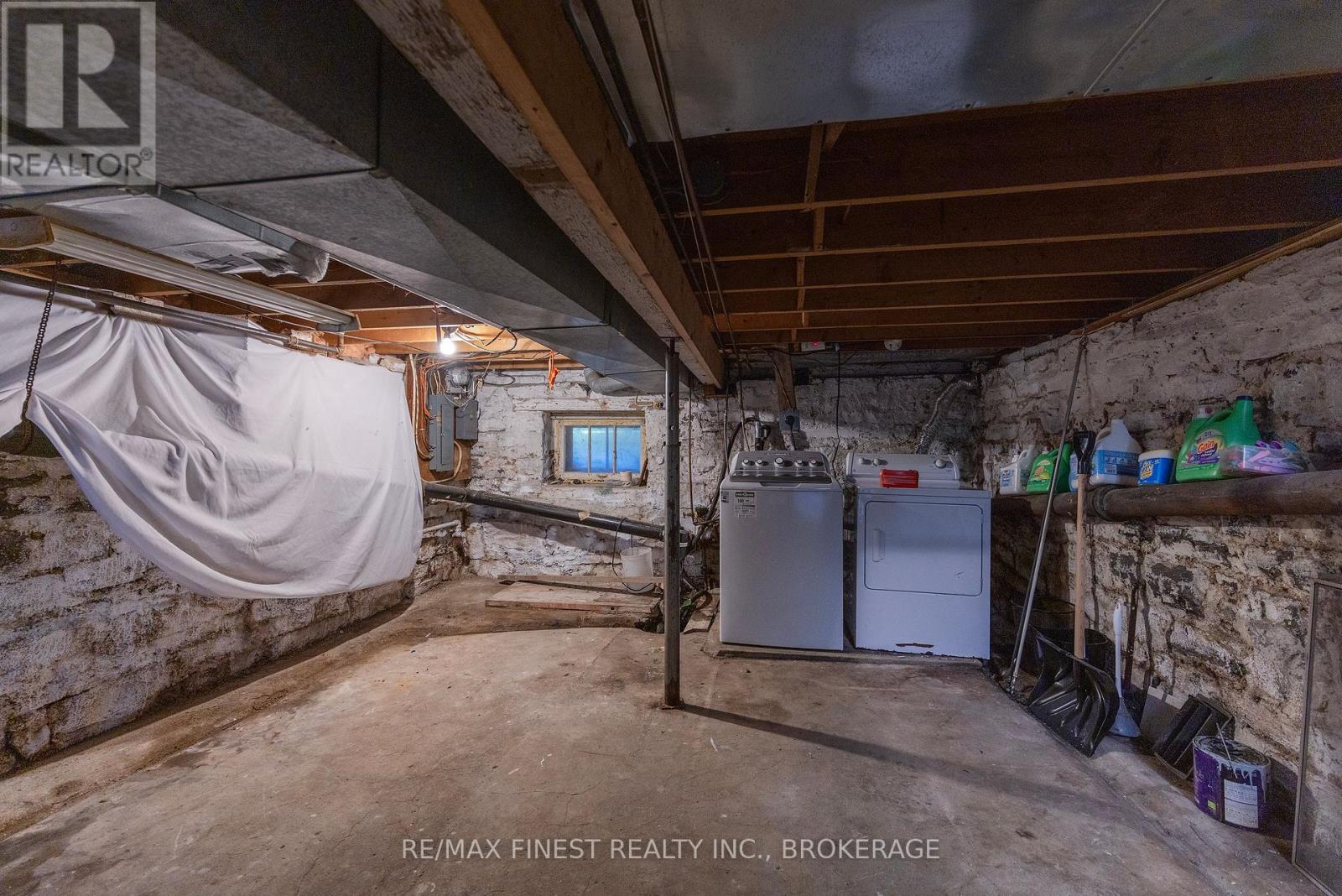 445 ALBERT STREET - 38