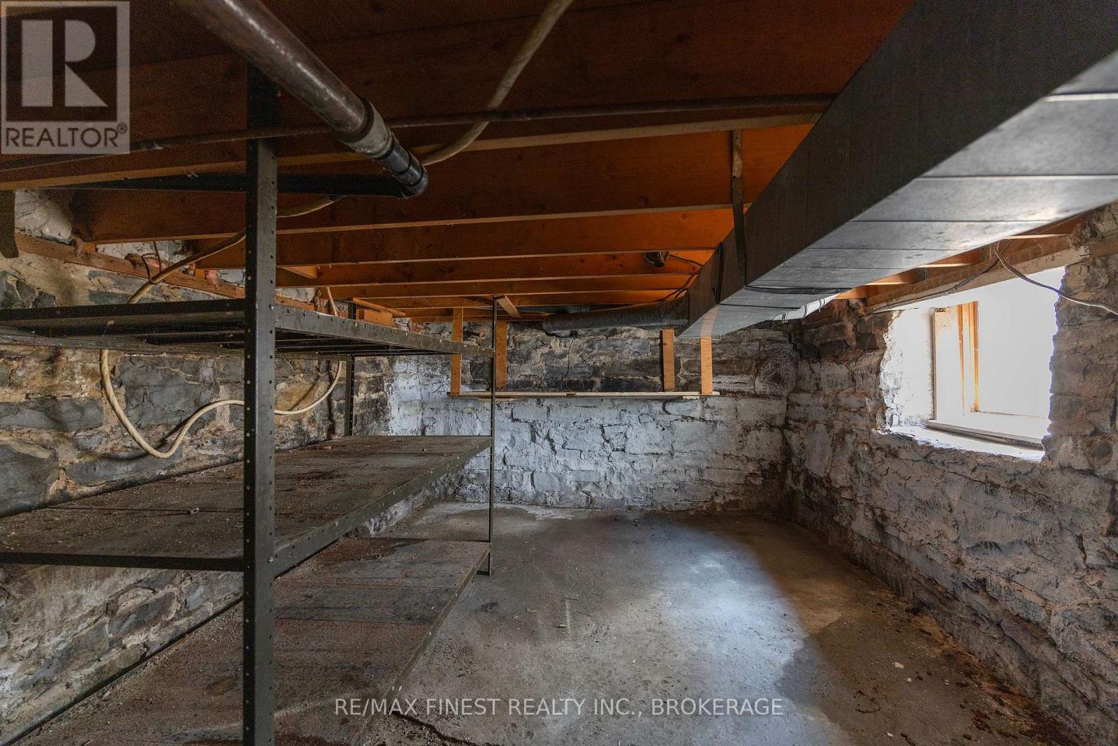 445 ALBERT STREET - 40
