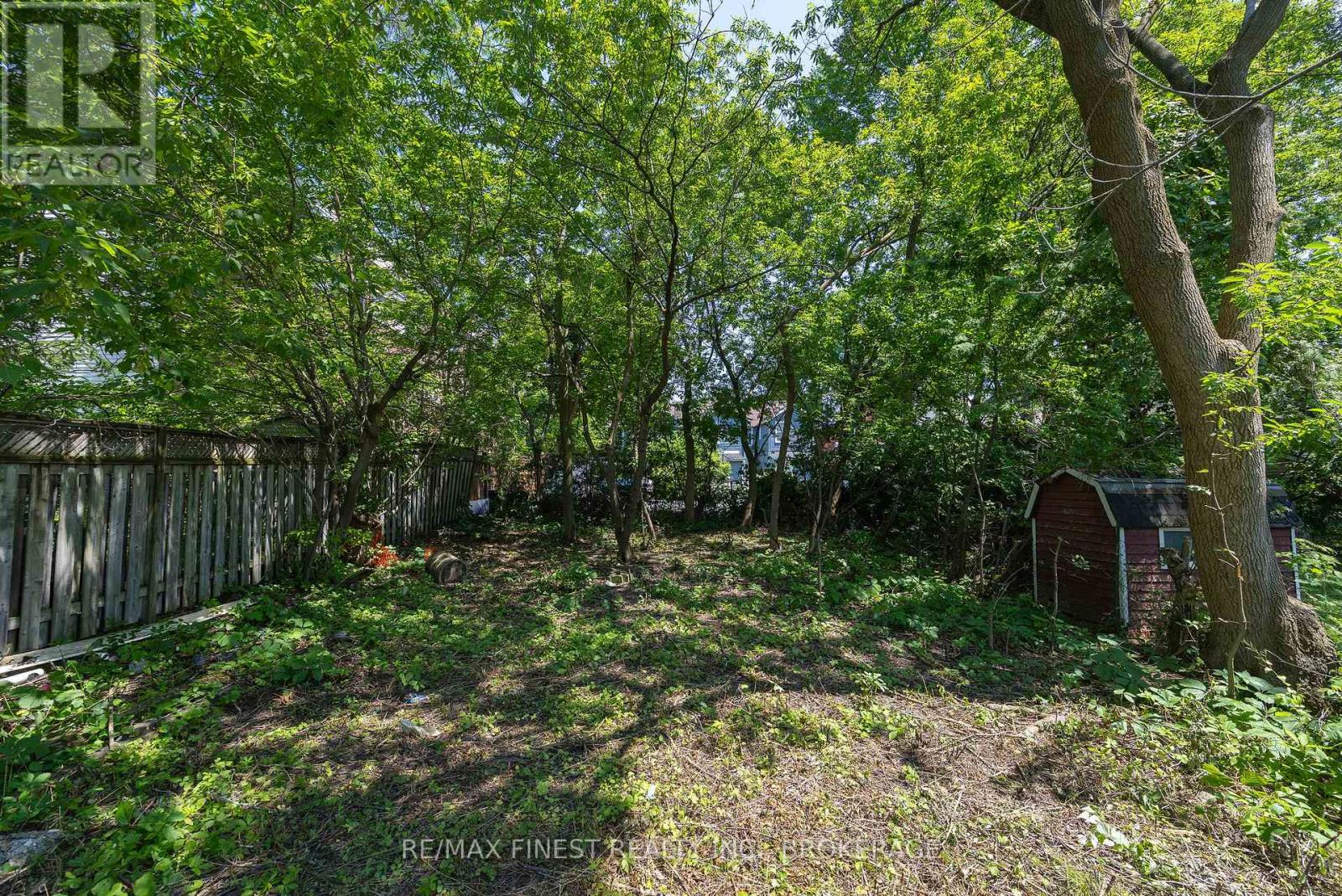 445 ALBERT STREET - 44
