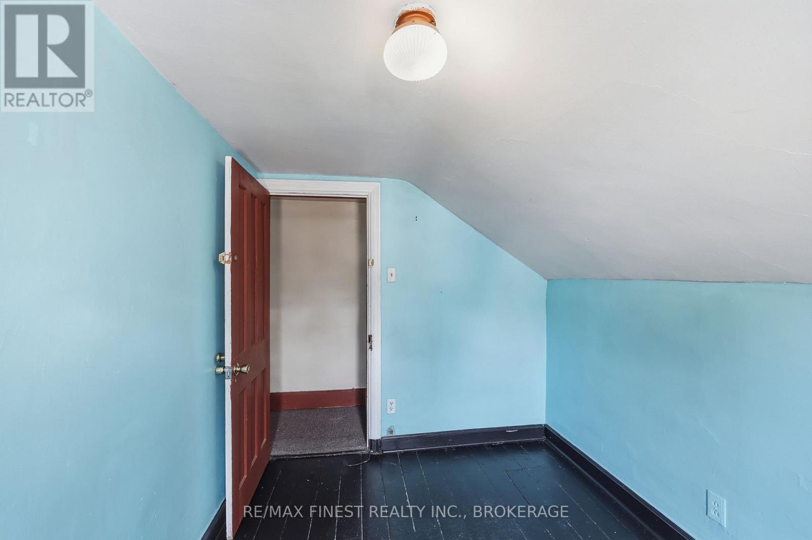 445 ALBERT STREET - 37