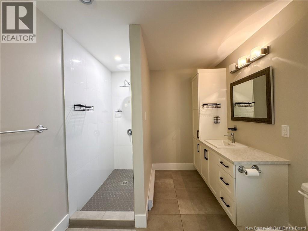 35 Anastasia Crescent - 24