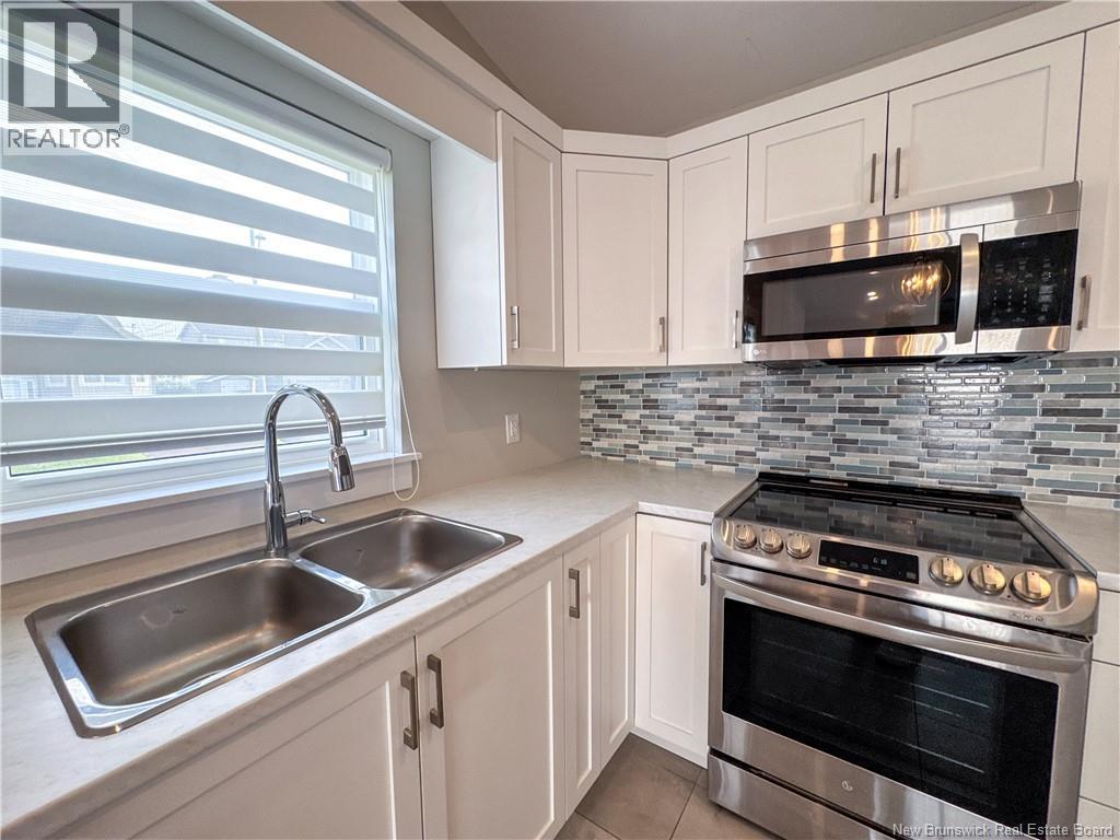 35 Anastasia Crescent - 12
