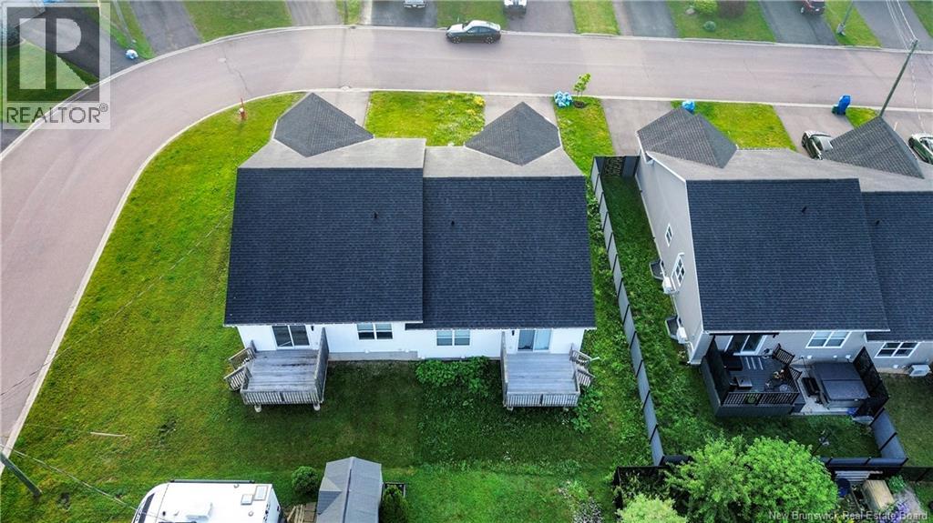 35 Anastasia Crescent - 40
